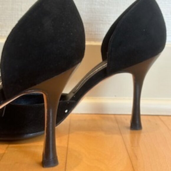 Manolo Blahnik Black Suede Pumps - Picture 4 of 8